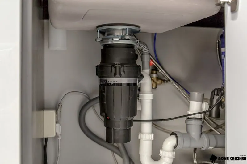 Измельчитель пищевых отходов бытовой BoneCrusher 610 AS (BC610)